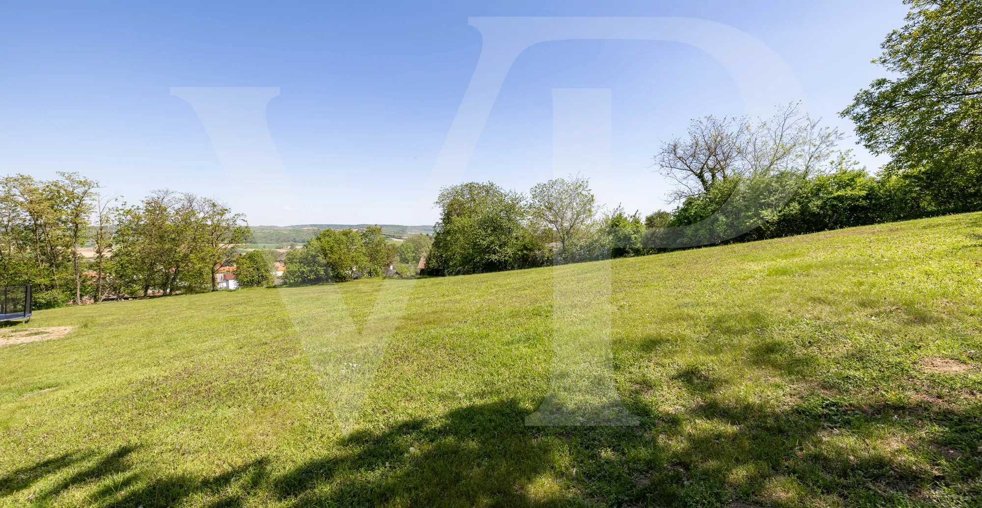 "Villenprojekt" mit 8700 m² Grundstück und absoluter Ruhe und Diskretion