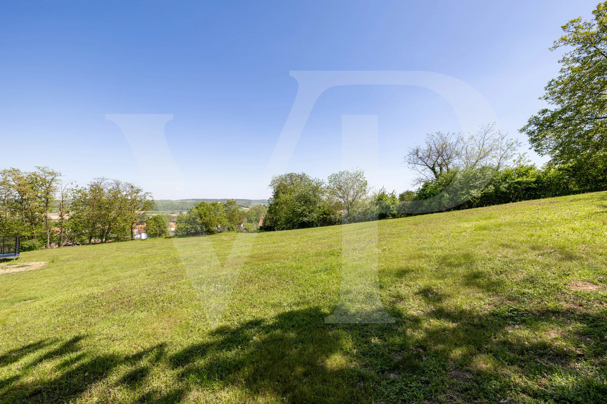 "Villenprojekt" mit 8700 m² Grundstück und absoluter Ruhe und Diskretion