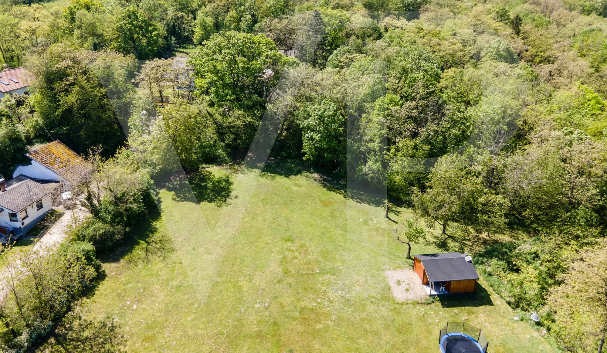 "Villenprojekt" mit 8700 m² Grundstück und absoluter Ruhe und Diskretion