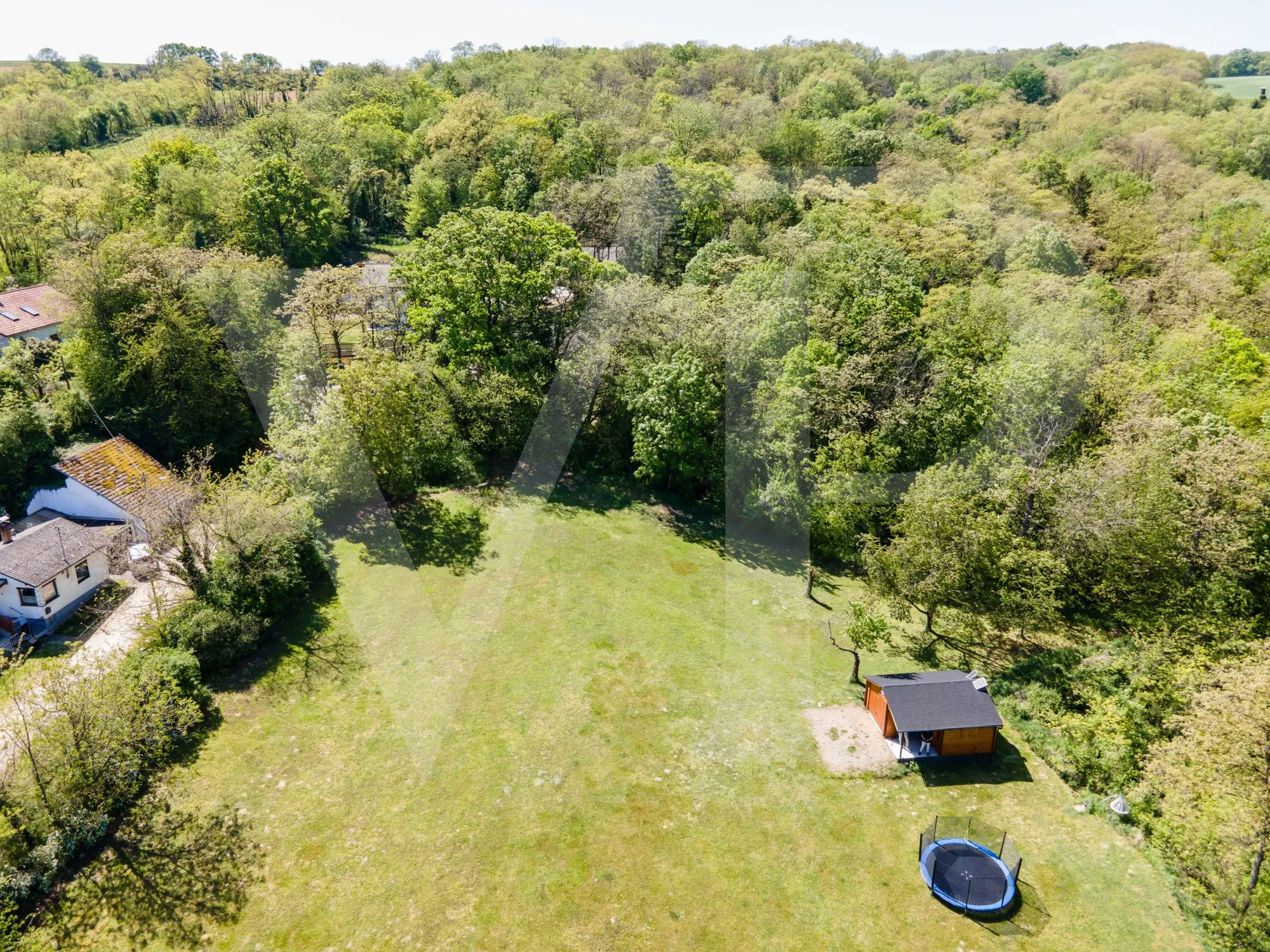 "Villenprojekt" mit 8700 m² Grundstück und absoluter Ruhe und Diskretion