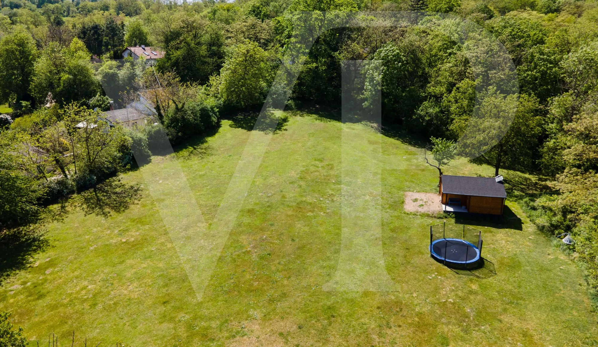 "Villenprojekt" mit 8700 m² Grundstück und absoluter Ruhe und Diskretion