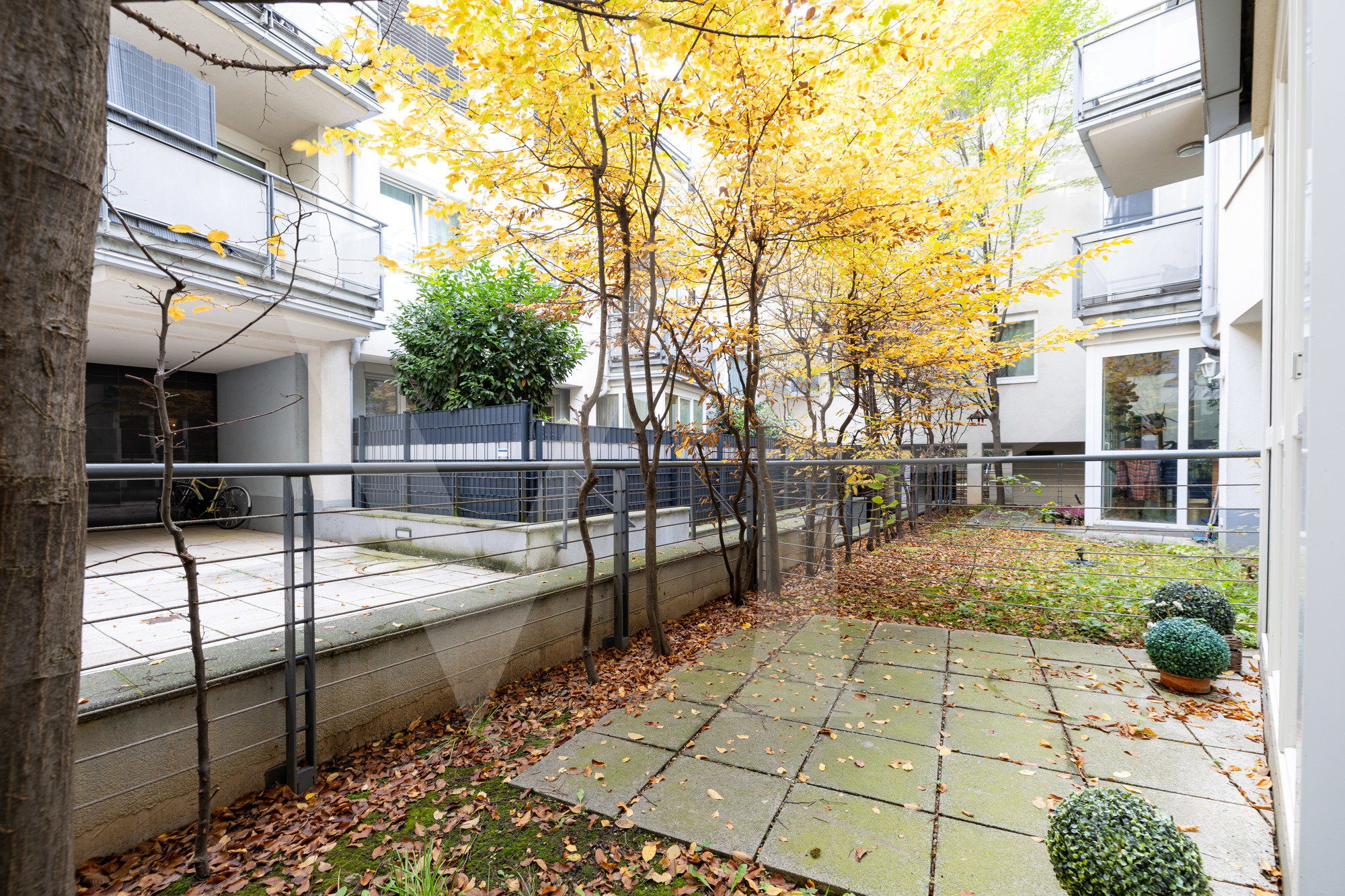 Zentrale Garçonnière mit Terrasse  und Tiefgaragenstellplatz