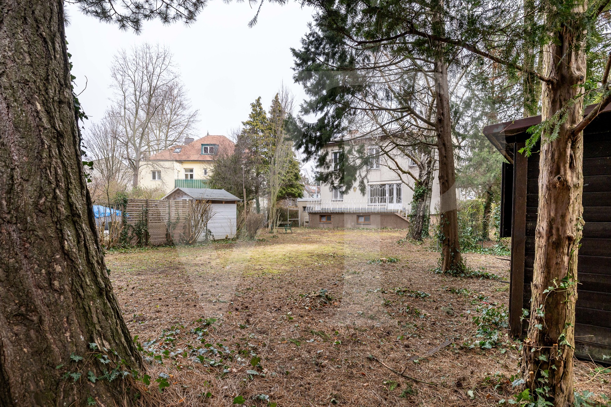 Baugrund am Roten Berg für 2 Villen