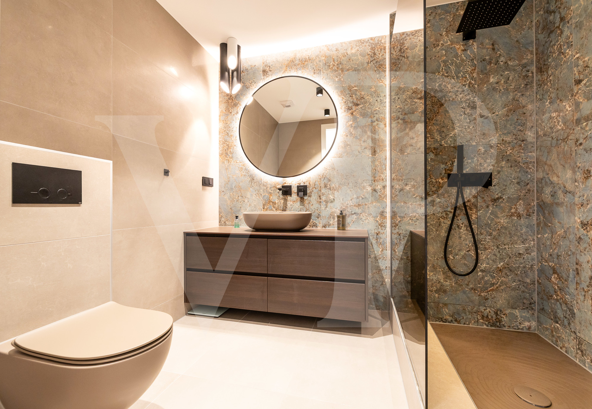 Designer Apartment im 11. Stock des Triiiple Towers – Lifestyle mit Aussicht