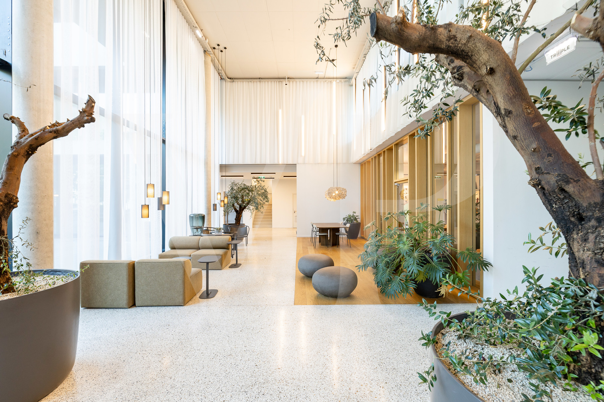 Designer Apartment im 11. Stock des Triiiple Towers – Lifestyle mit Aussicht