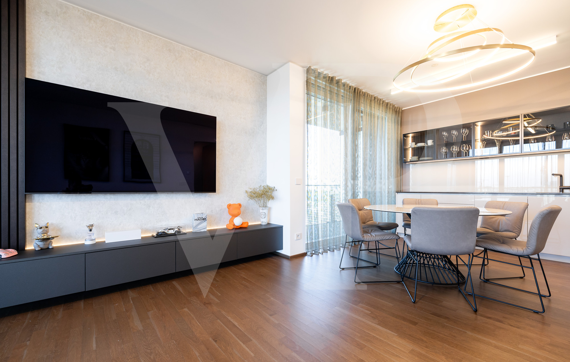 Designer Apartment im 11. Stock des Triiiple Towers – Lifestyle mit Aussicht
