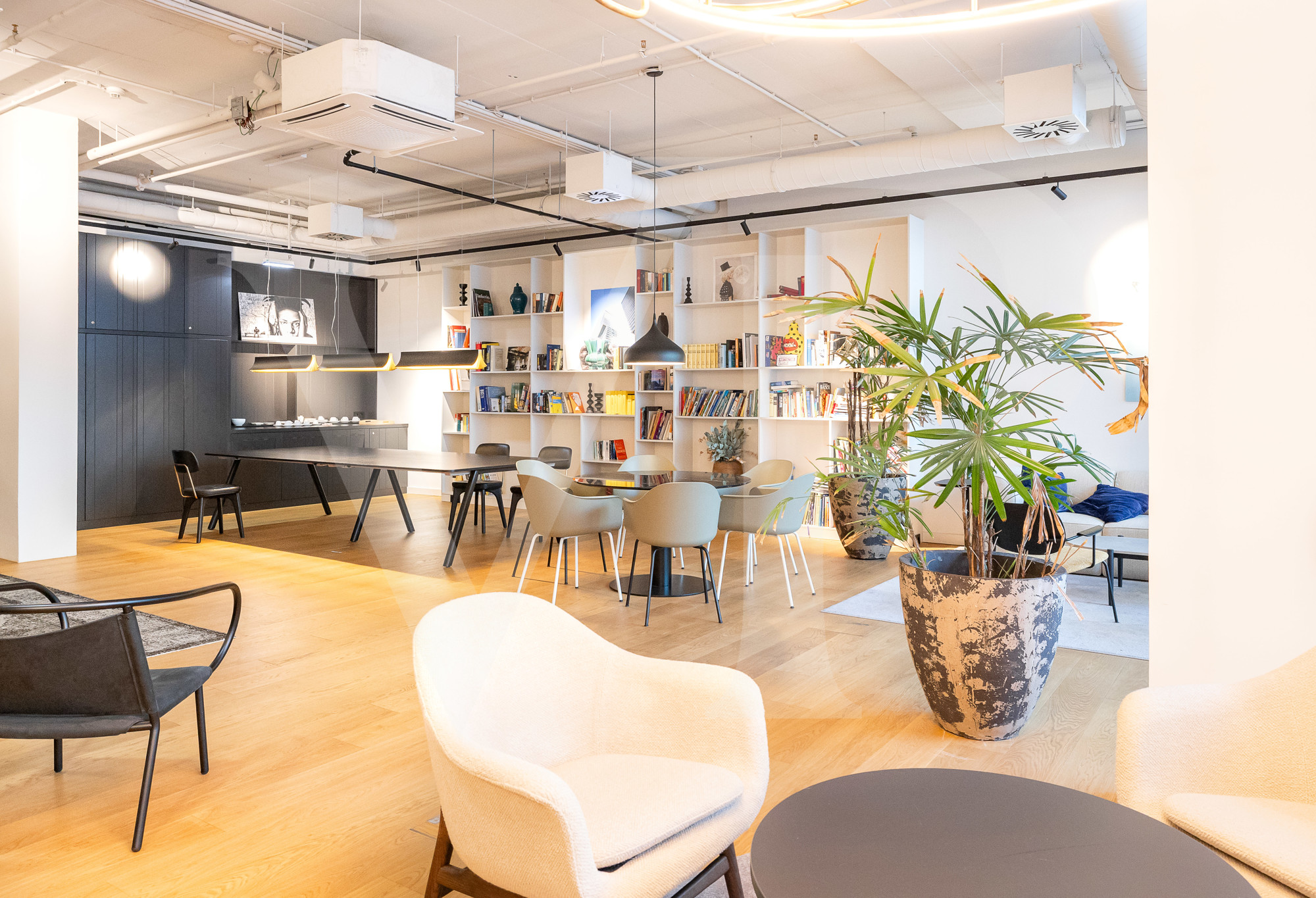 Designer Apartment im 11. Stock des Triiiple Towers – Lifestyle mit Aussicht