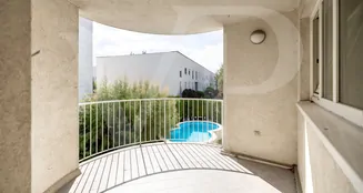 von_poll_real_estate_property_2025344504_image_13