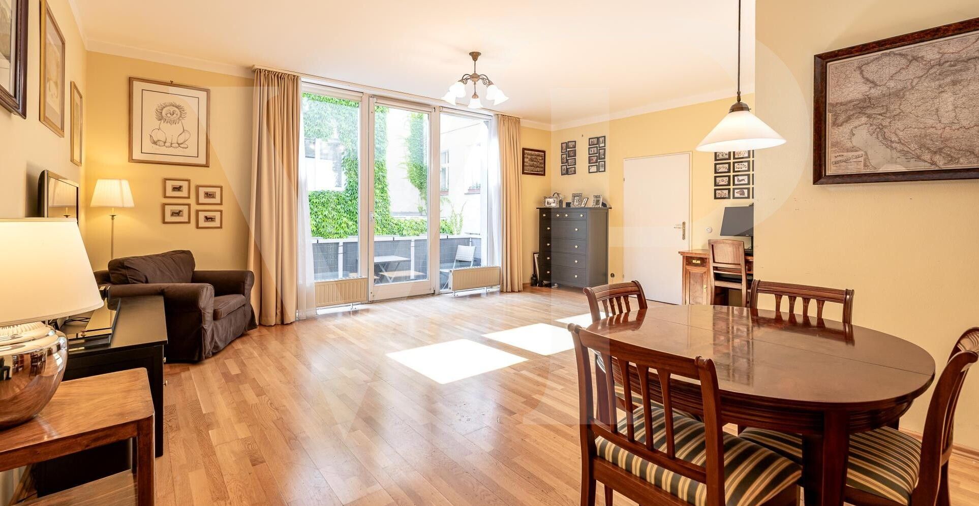 Gut geschnittene 3 Zimmer Wohnung mit Balkon und Garage