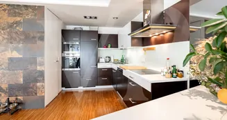 von_poll_real_estate_property_2025334520_image_2