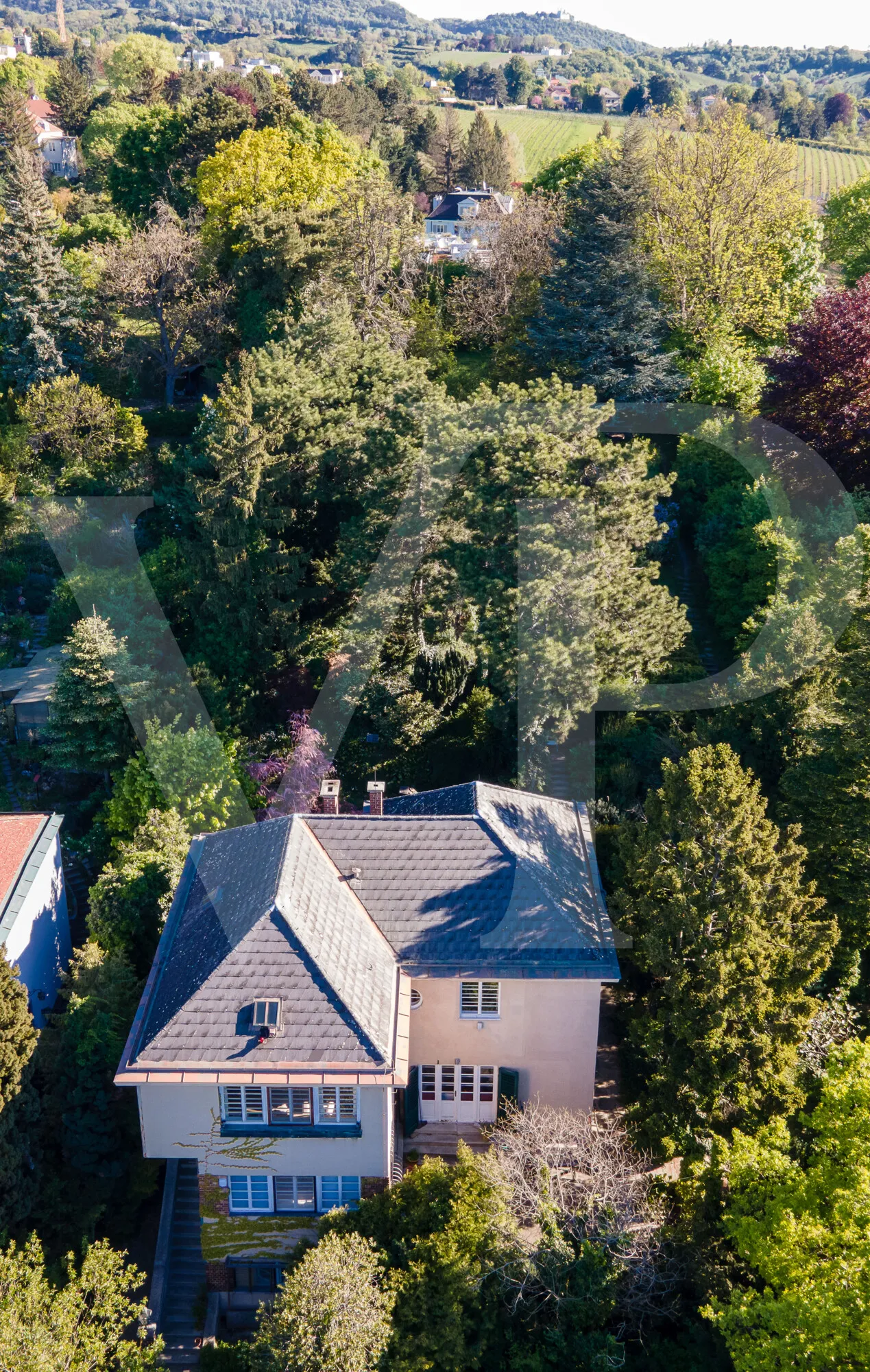 Villa idéalement située à Döbling avec un fort potentiel