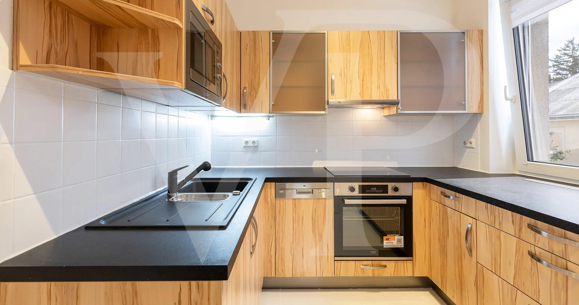 Lichtdurchflutetes Dachgeschoß mit Terrasse für stilvolles Wohnen