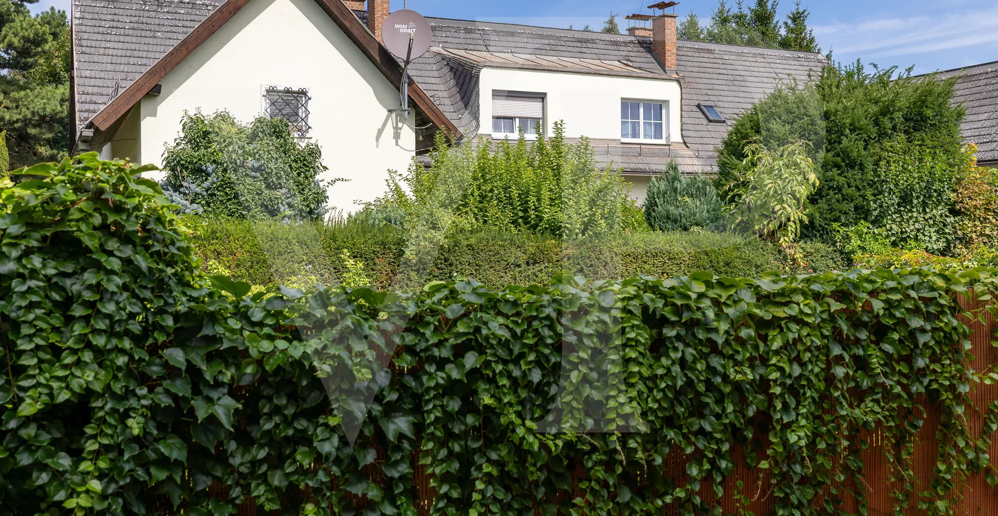Lichtdurchflutetes Dachgeschoß mit Terrasse für stilvolles Wohnen