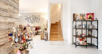 von_poll_real_estate_property_2025344102_image_17