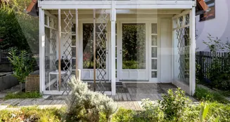 von_poll_real_estate_property_2025344092_image_1