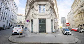 von_poll_real_estate_property_2025344099_image_0