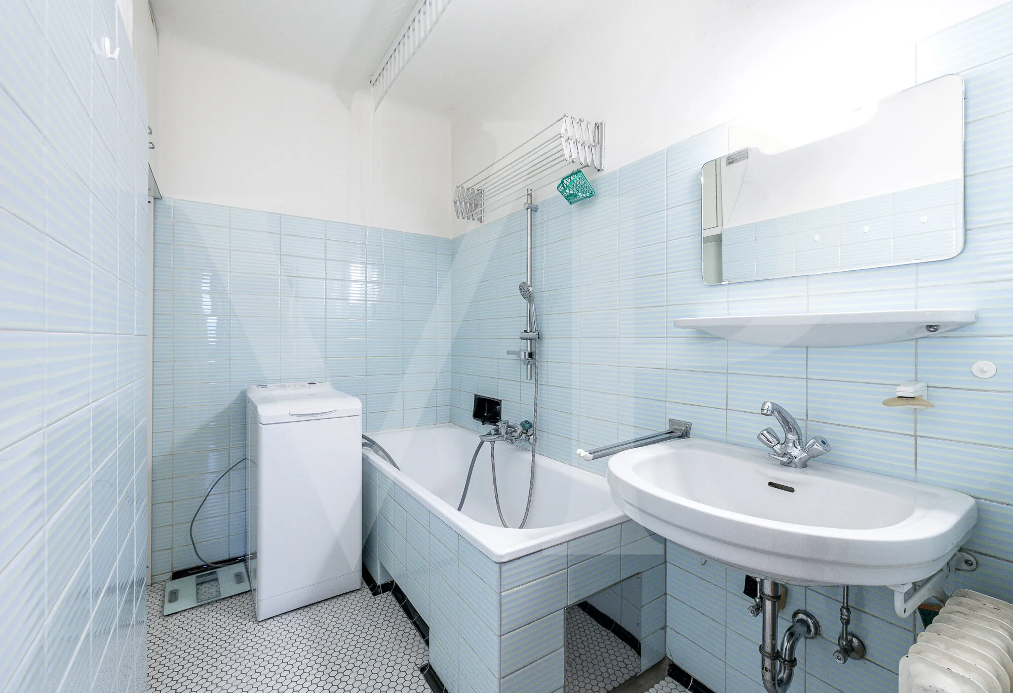 Zentral gelegene ruhige 4-Zimmerwohnung mit zwei Balkonen in Wien Sievering