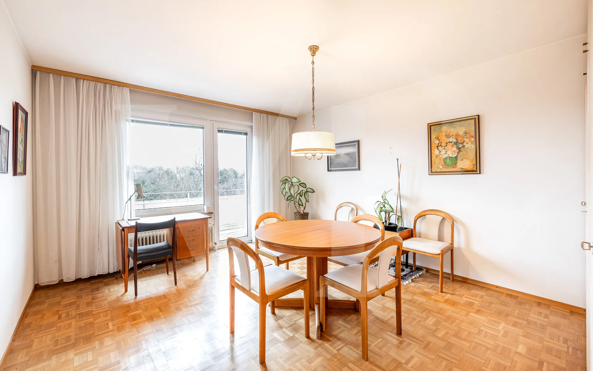 Zentral gelegene ruhige 4-Zimmerwohnung mit zwei Balkonen in Wien Sievering