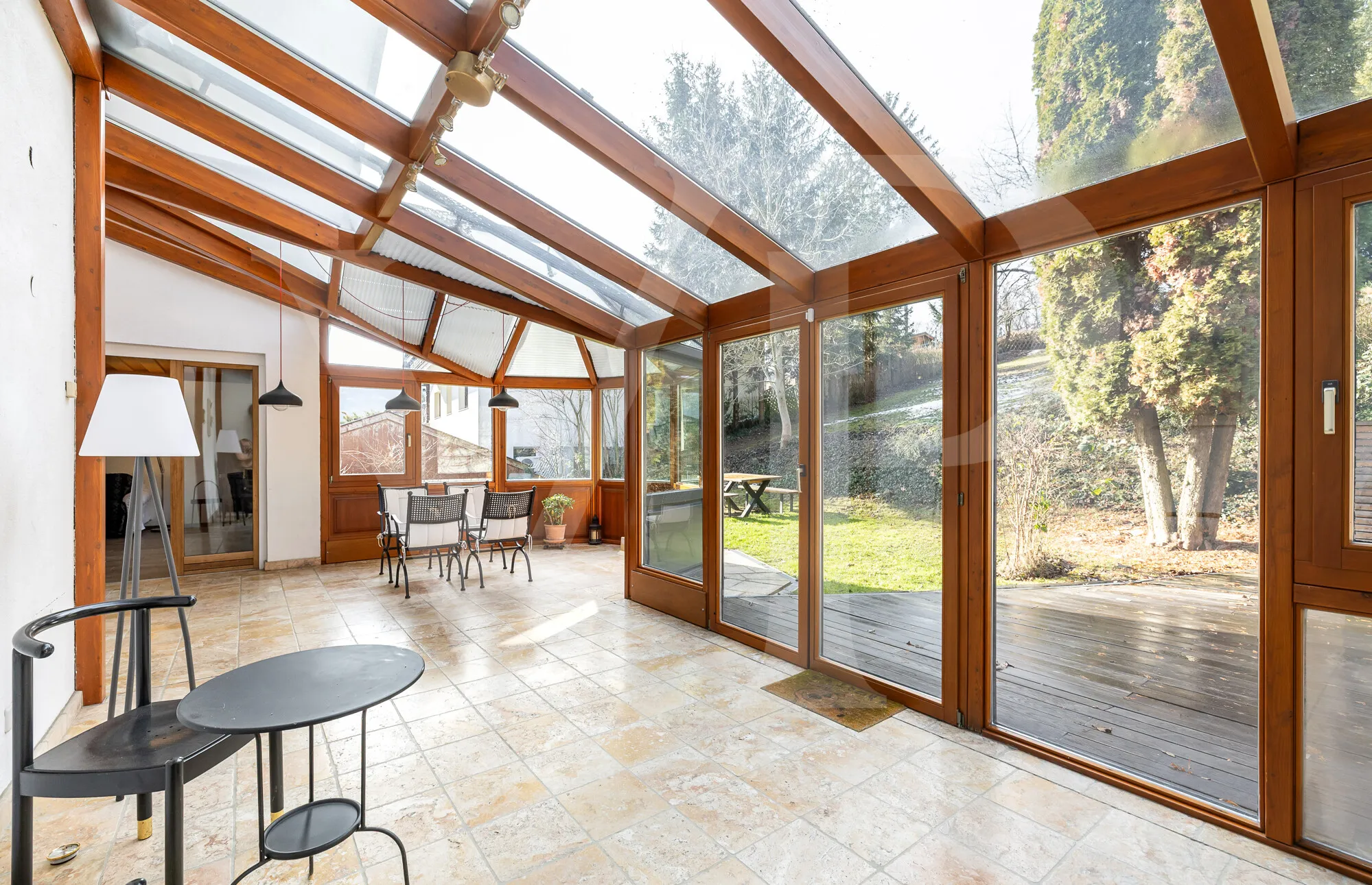 Modernes Einfamilienhaus mit Wohnkomfort und sonnigem Gartenambiente am Ölberg