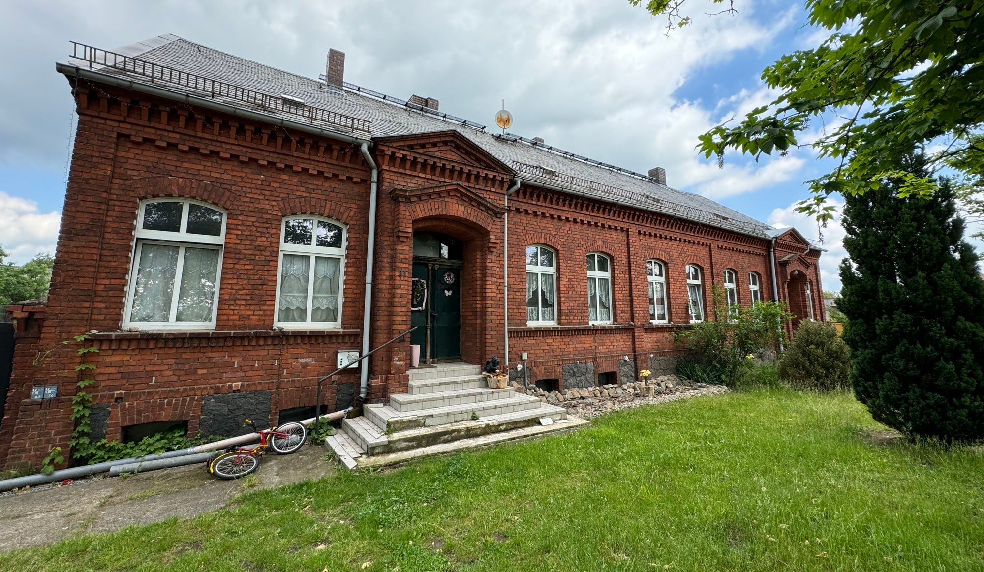 Straßenansicht