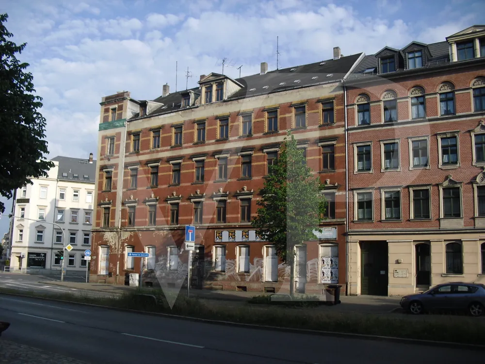 Attractive residential and commercial building in Chemnitz