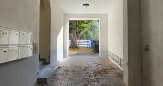 von_poll_real_estate_property_QQ638-6_image_5