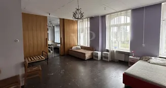 von_poll_real_estate_property_26441COM01_image_10