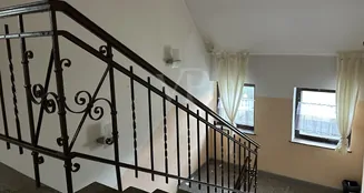 von_poll_real_estate_property_26441COM01_image_9