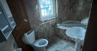 von_poll_real_estate_property_26441COM01_image_7