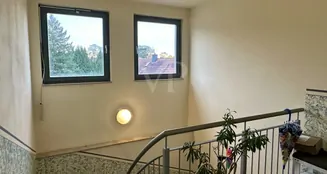 von_poll_real_estate_property_25441COM8_image_9