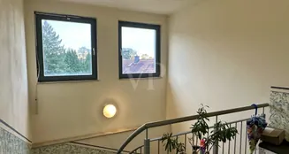 von_poll_real_estate_property_25441COM8_image_9