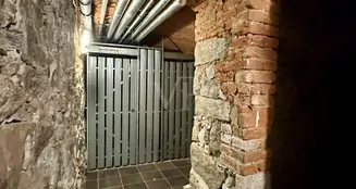 von_poll_real_estate_property_25441COM8_image_12