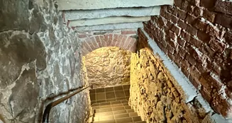 von_poll_real_estate_property_25441COM8_image_11