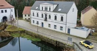 von_poll_real_estate_property_25441COM8_image_1