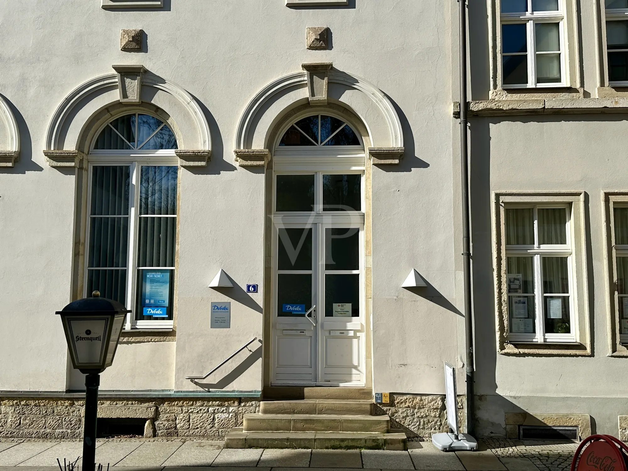 Hauseingang Nr. 6 zu den Gewerbeeinheiten