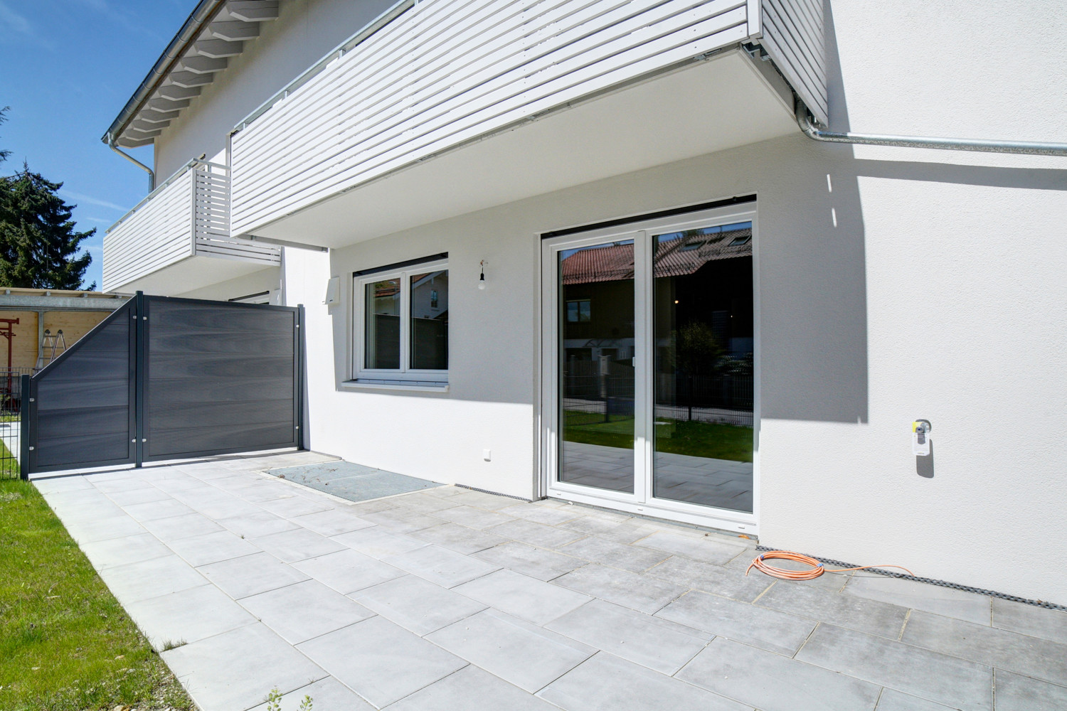 Terrasse mit kleinem Garten