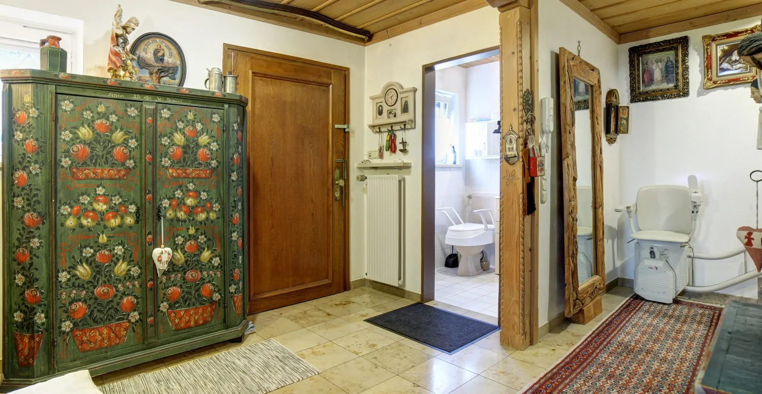 Diele, Gäste-WC, Aufgang