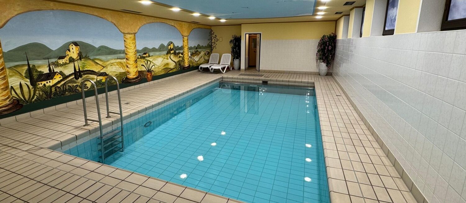 Schwimmbad im Haupthaus