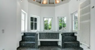 von_poll_real_estate_property_25289007_1_image_0