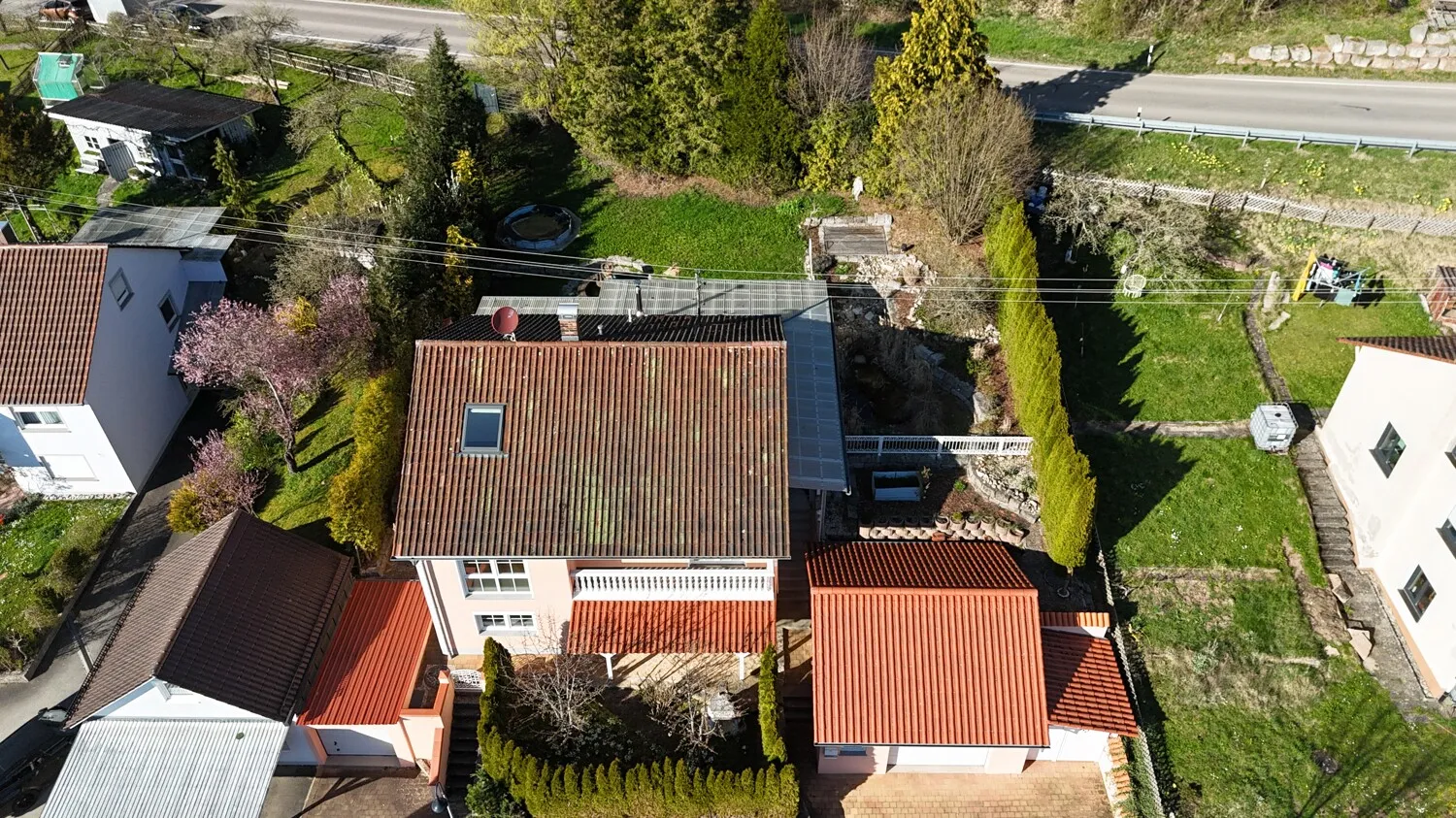 Modernes Einfamilienhaus mit herrlichem Ausblick und Einliegerwohnung