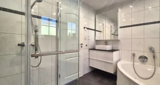 von_poll_real_estate_property_24256219_image_22