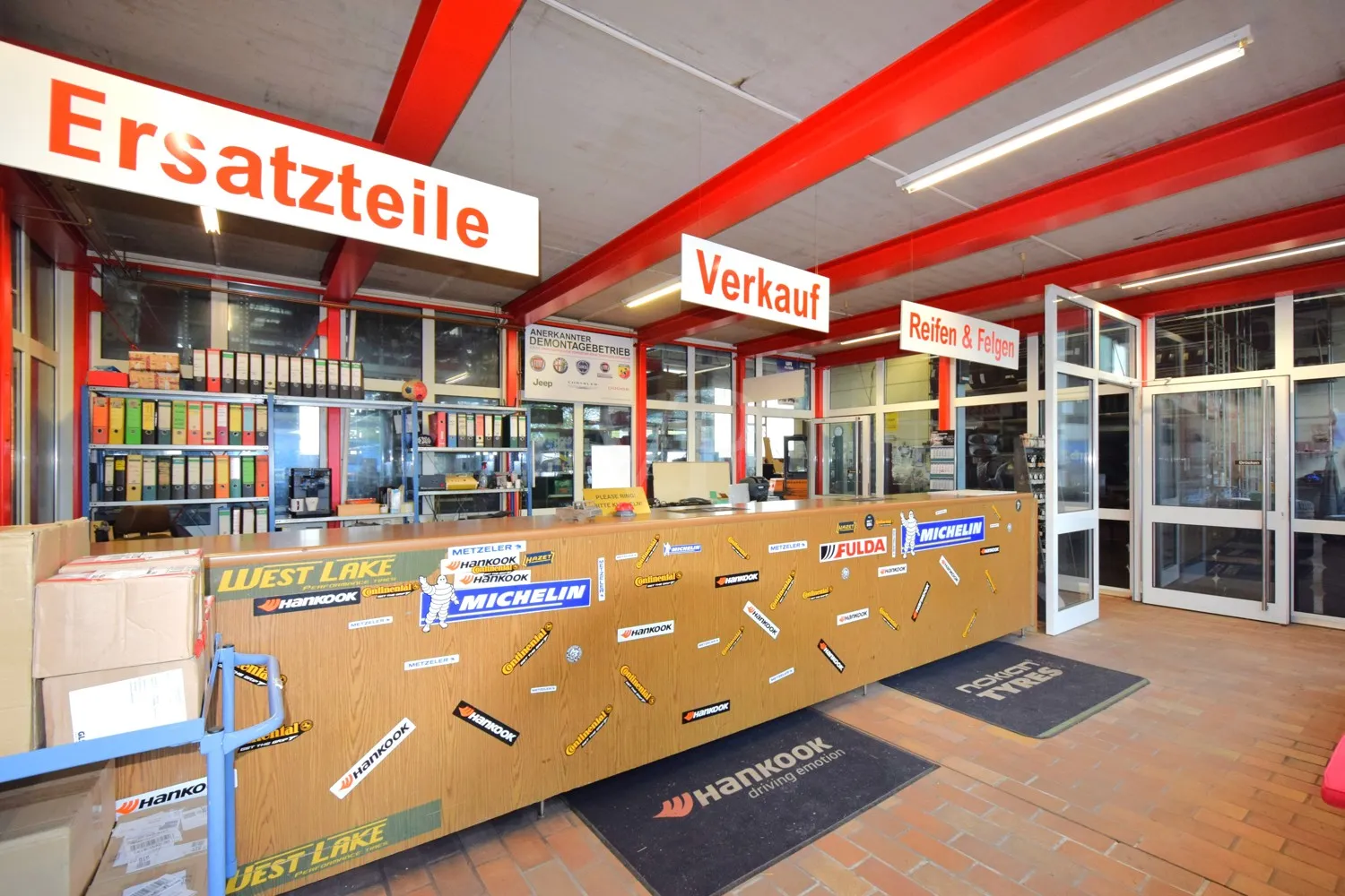 Verkaufsraum / Halle I