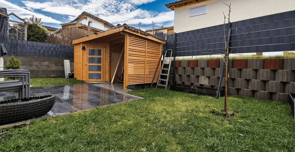 Neuwertige Doppelhaushälfte mit vielen Extras und zwei Bädern in gesuchter Lage!