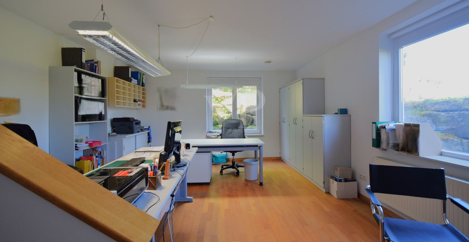 Büro UG