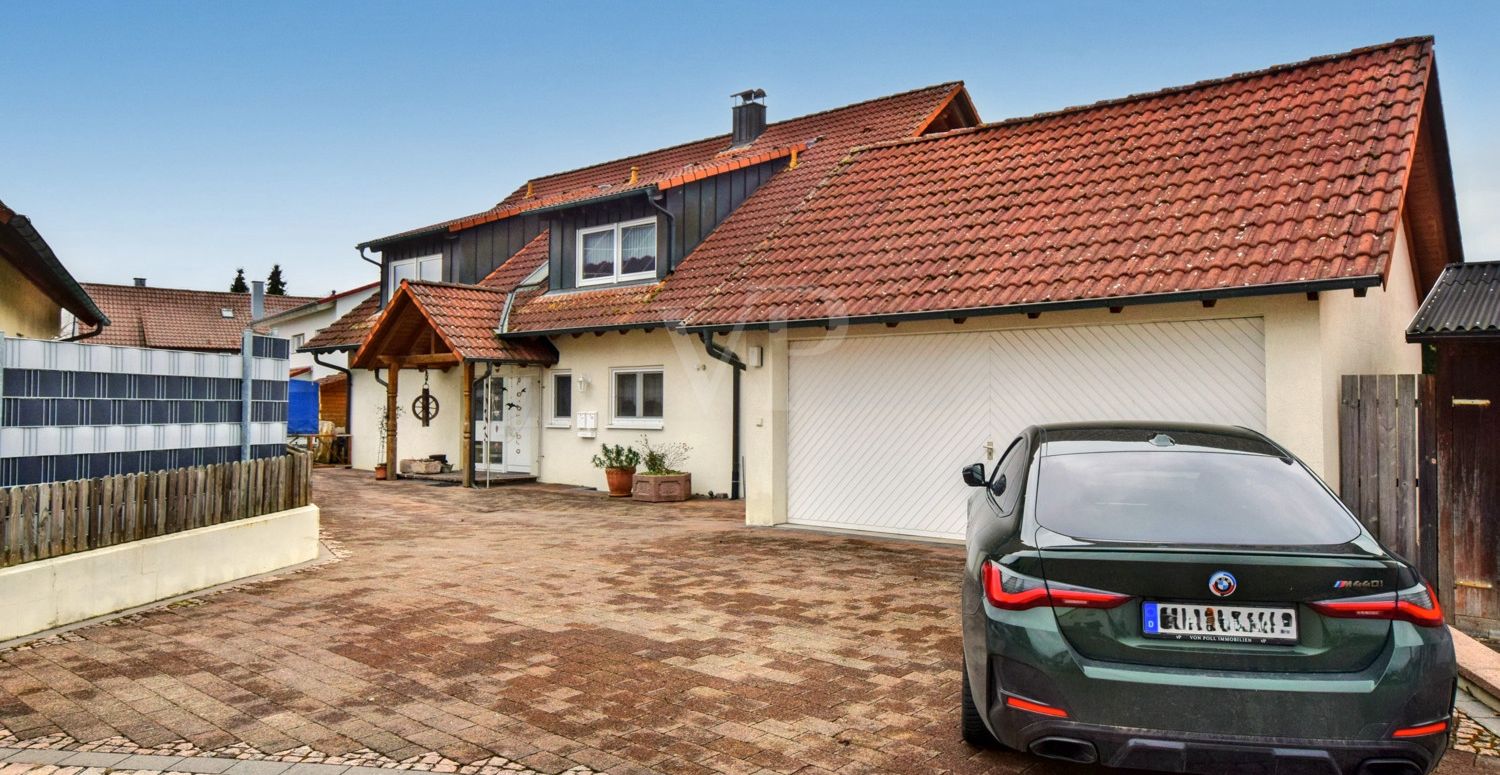 Einfahrt / Außenansicht
