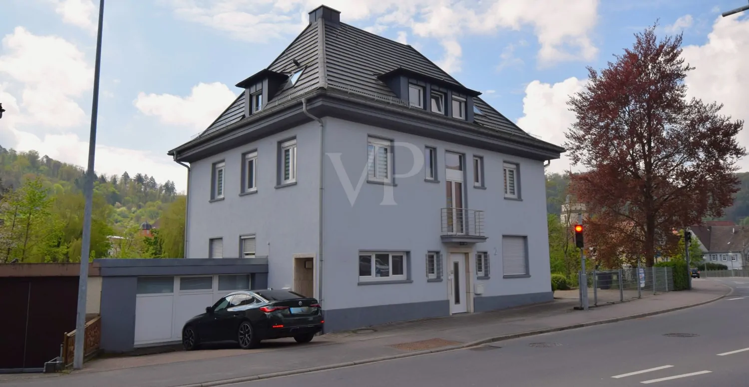 Frontansicht / Straßenseite