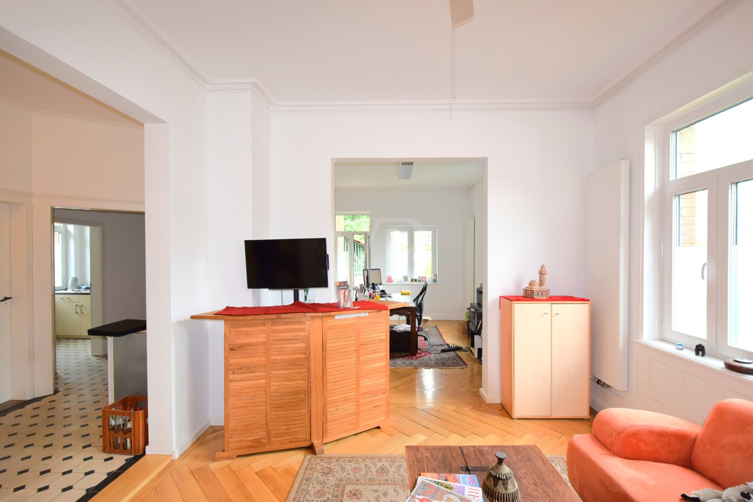 Büro EG