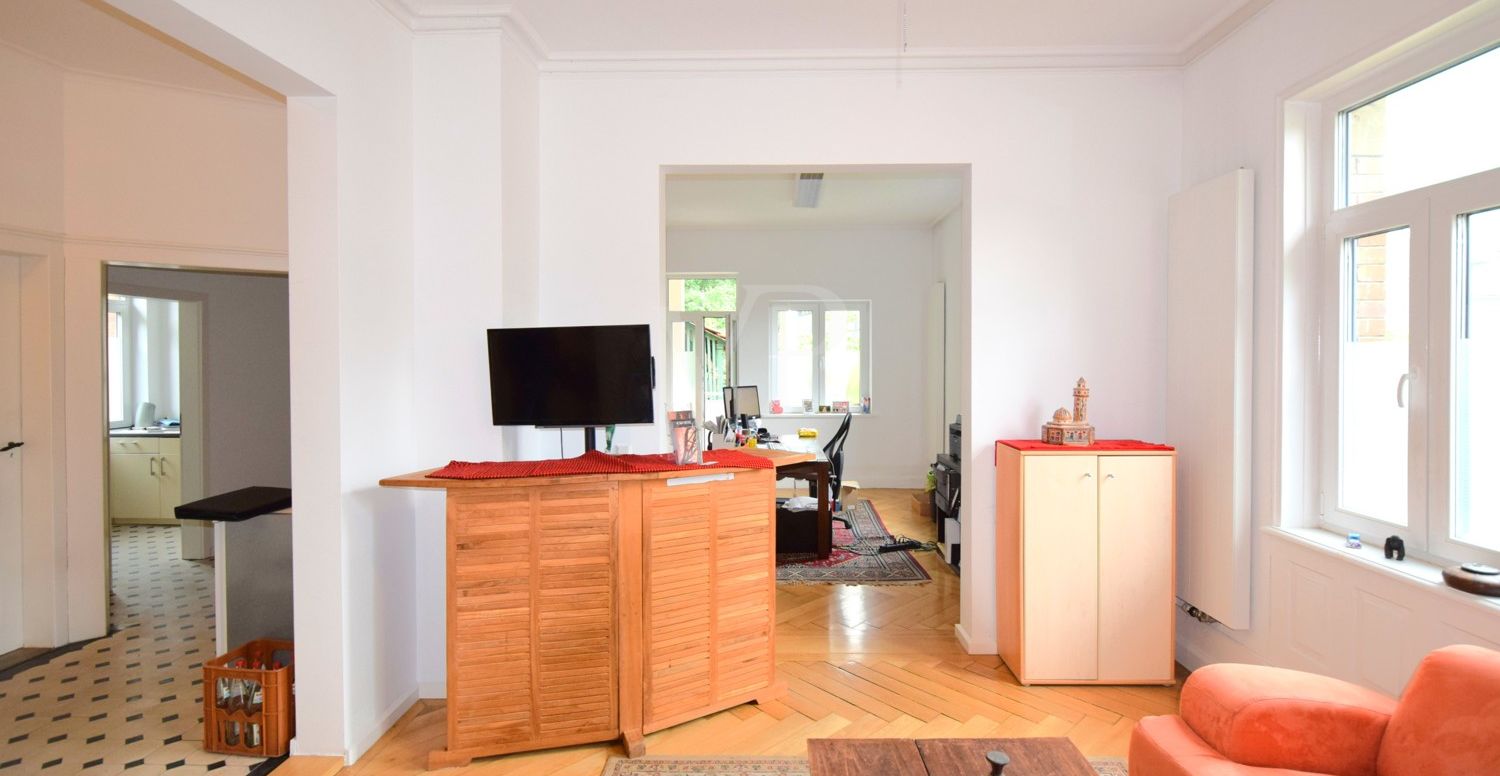 Büro EG