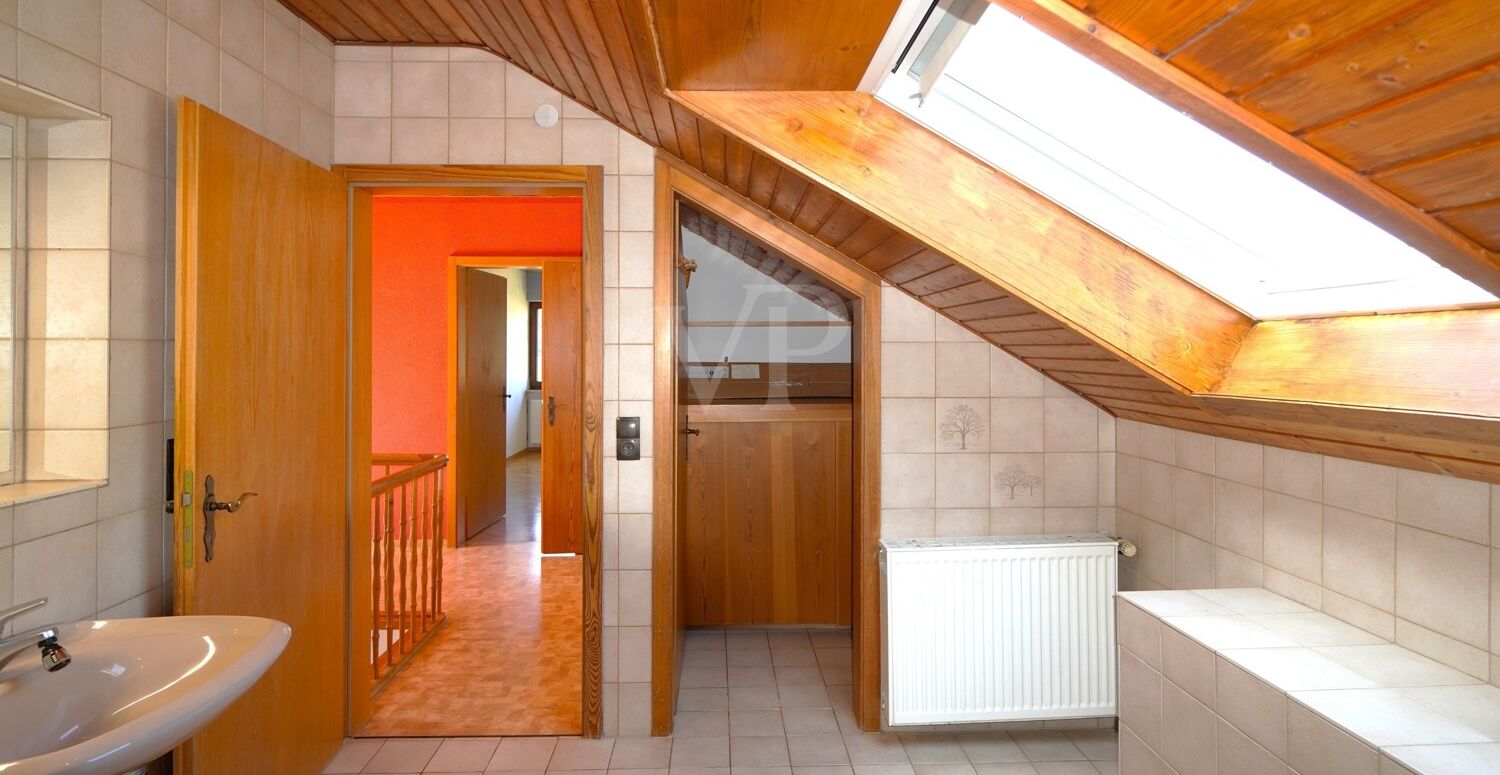 Obergeschoss Badezimmer-Abstellraum