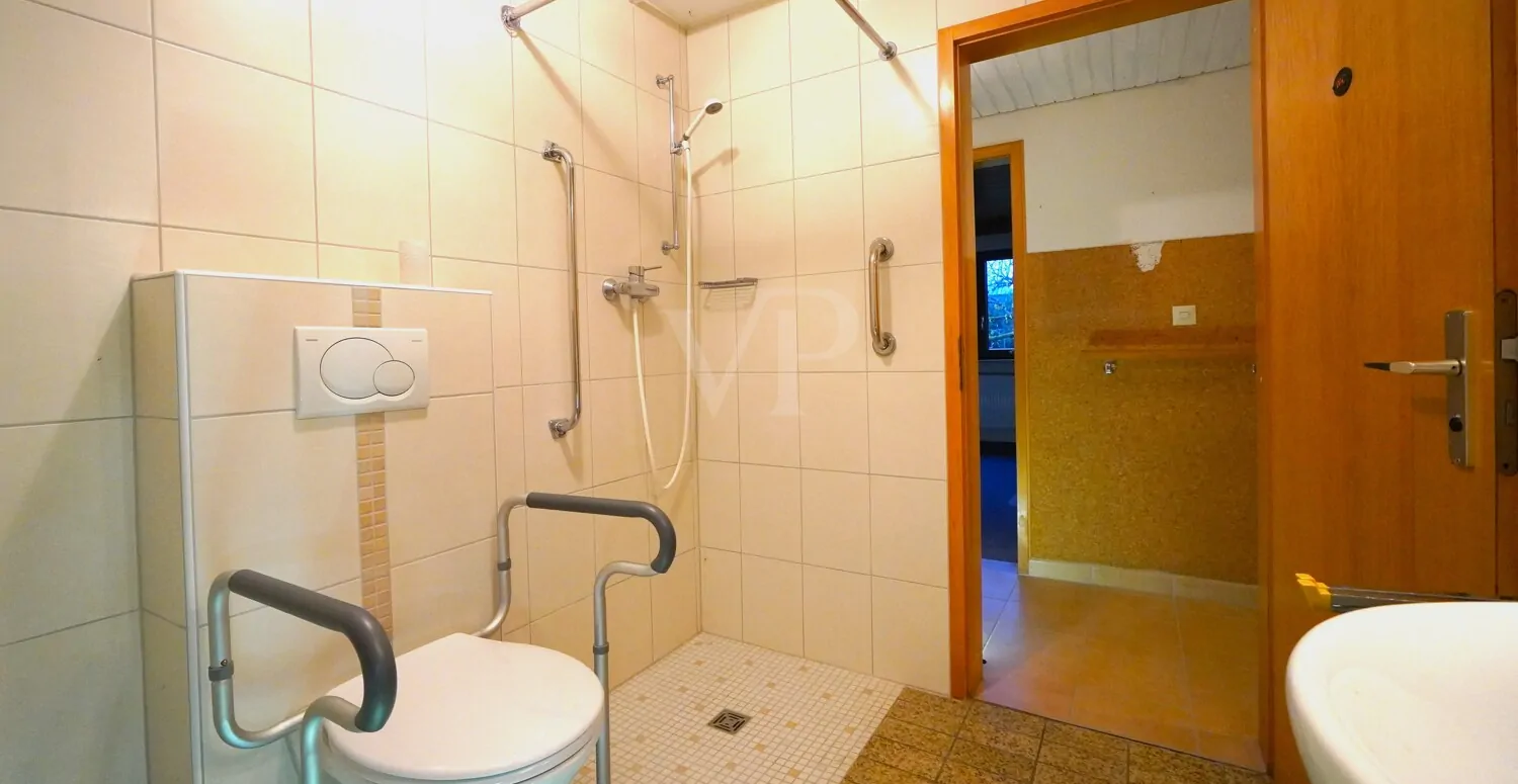 Untergeschoss  Badezimmer